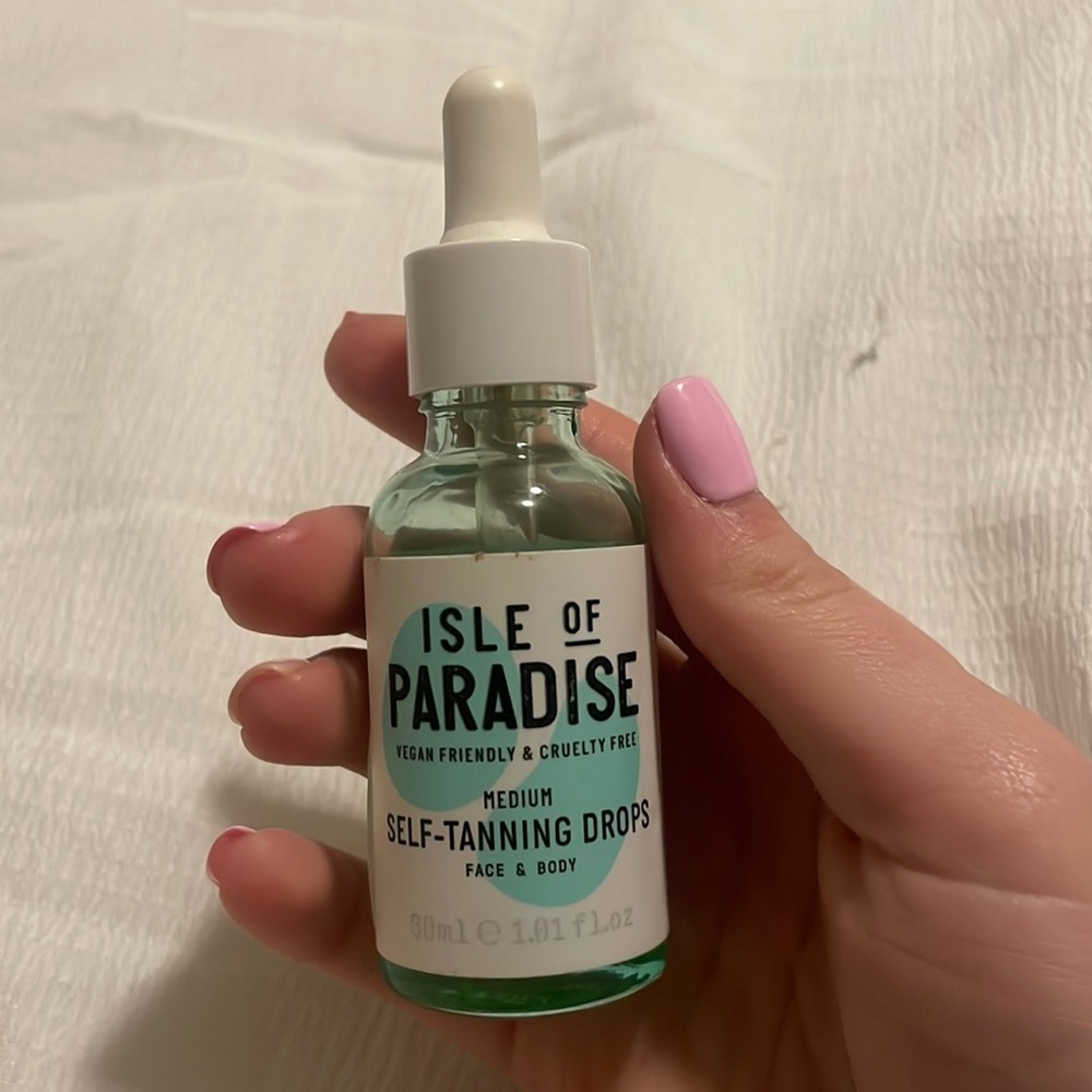 Isle of Paradise Tanning Drops.